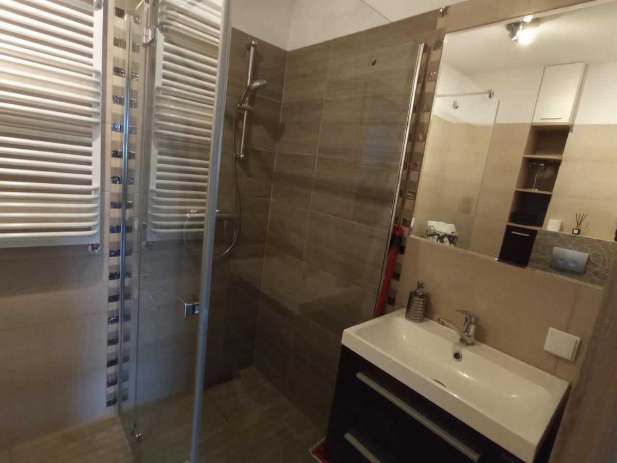 Apartament Moris ปุกสค์ ภายนอก รูปภาพ